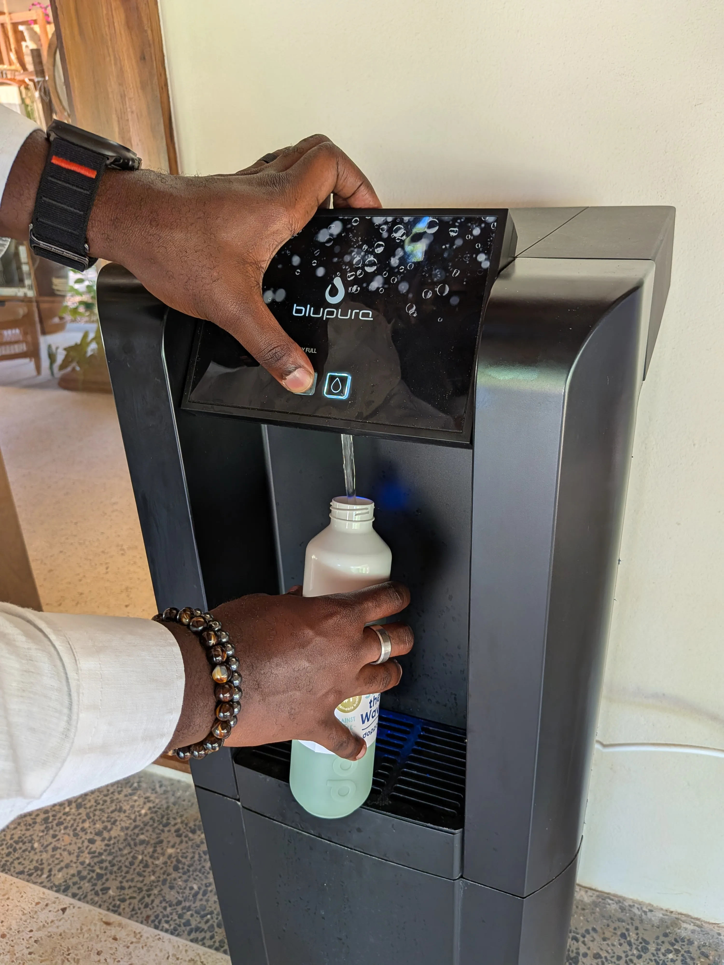 Refillable water stations in hotels